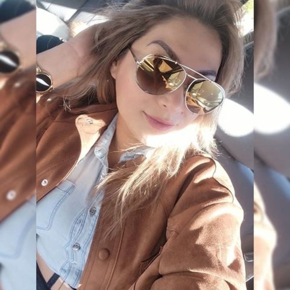 Meet your Posher, Isa